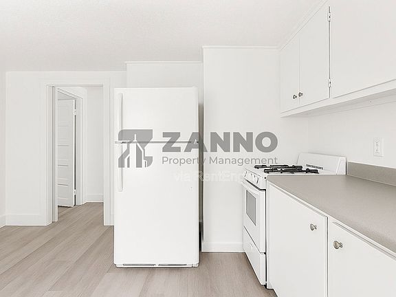 2nd image of 82 Burlington St Floor 3