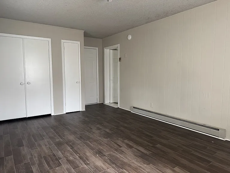 406 E Park Dr — Photo 3