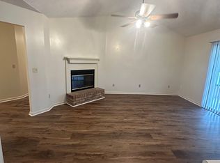 823 Lost Grove Ln, Hinesville, GA 31313
