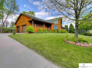 1612 Clark St, Fort Calhoun, NE 68023