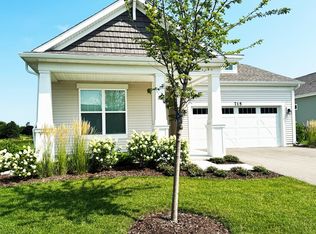 715 Alberta Ave, Oswego, IL 60543