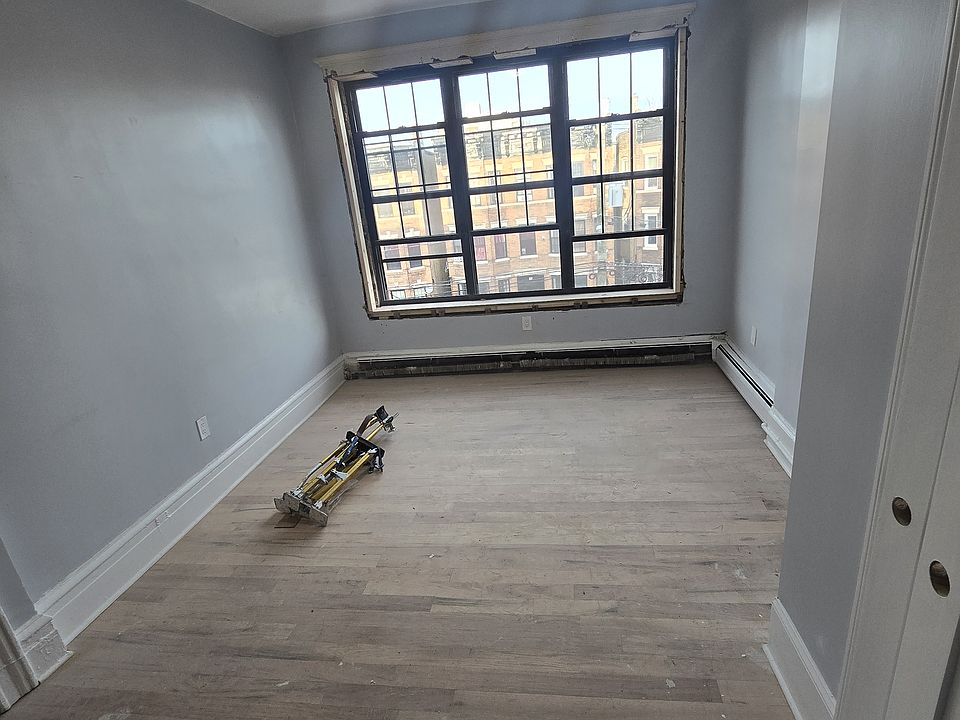 2nd image of 81 Bostwick Ave #B22