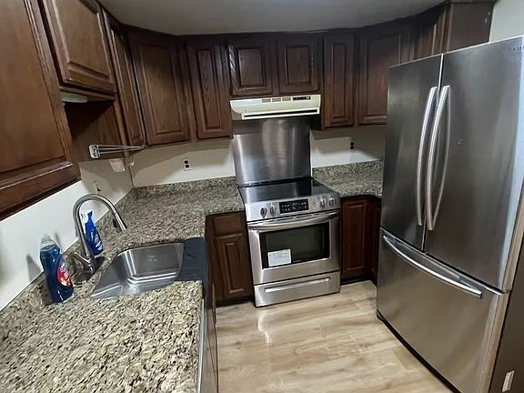 5th image of 272 Green Ln