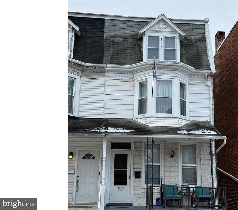 1st image of 1454 Monroe St