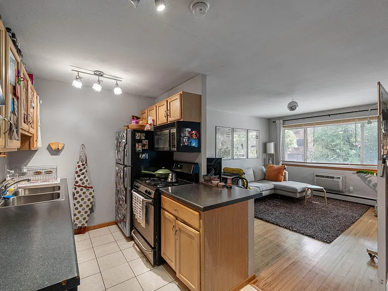 2112 Garfield Ave #8 — Photo 1