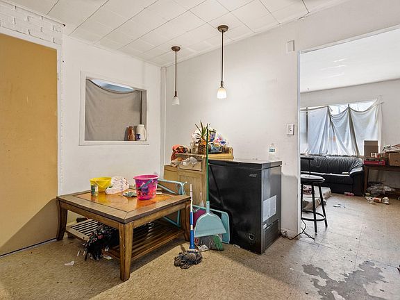 5th image of 3020 Greenbelt Dr