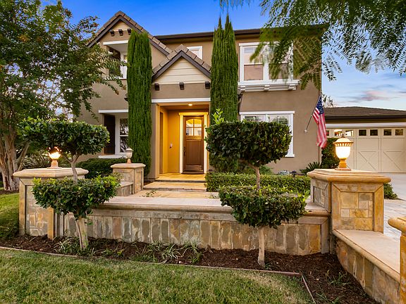 3rd image of 10801 Oak Mountain Pl