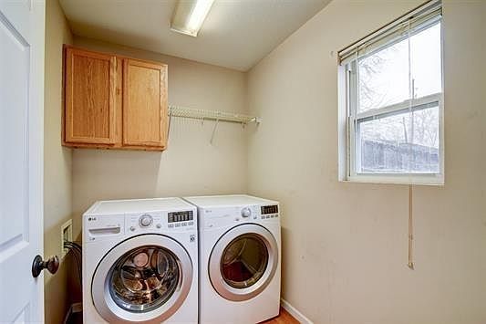 5th image of 832 S Clay St