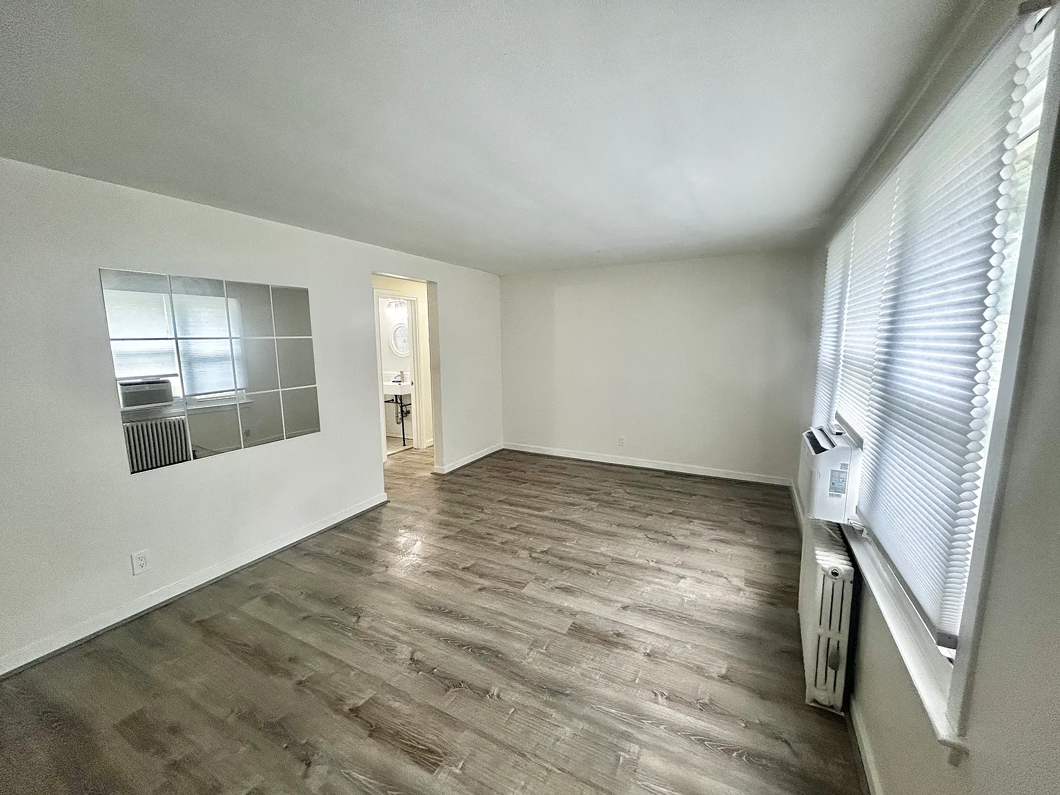2 bed, 708 sqft, $2,395 — Photo 3