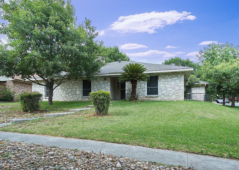Front elevation, corner lot.