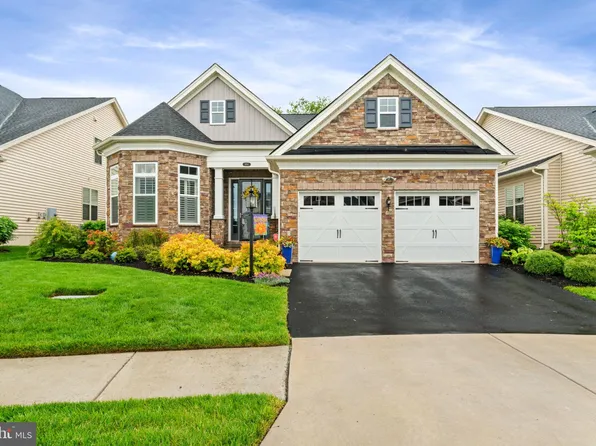 6194 Chancellorsville Dr, Gainesville, VA 20155