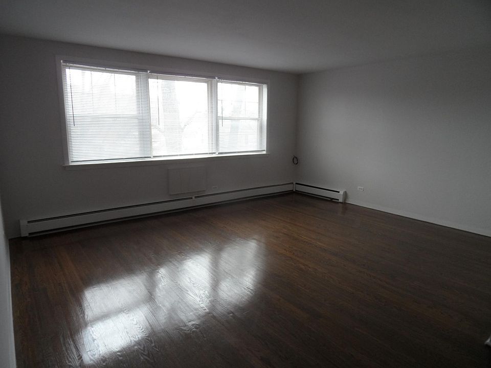 1st image of 7200 N Claremont Ave #306