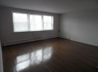 7200 N Claremont Ave #306, Chicago, IL 60645