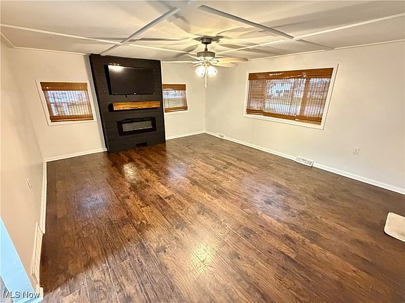 2nd image of 33765 Henwell Rd