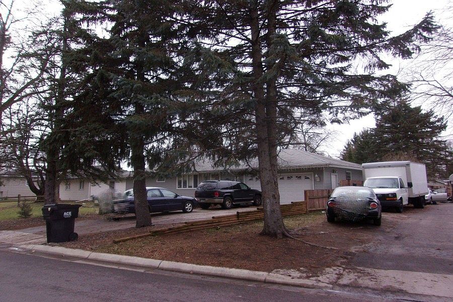 2nd image of 11630 Gladiola St NW