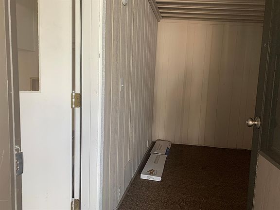 5th image of 77082 Lauppe Ln