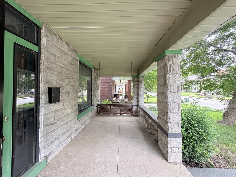 1258 Agnes Pl — Photo 37