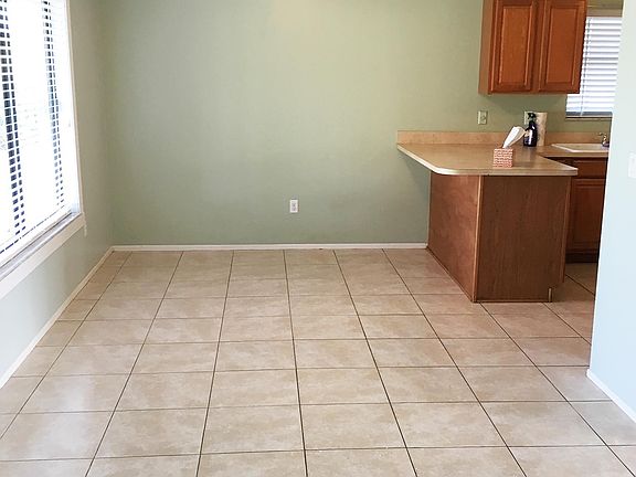 4th image of 1611 SE Goucho Ave