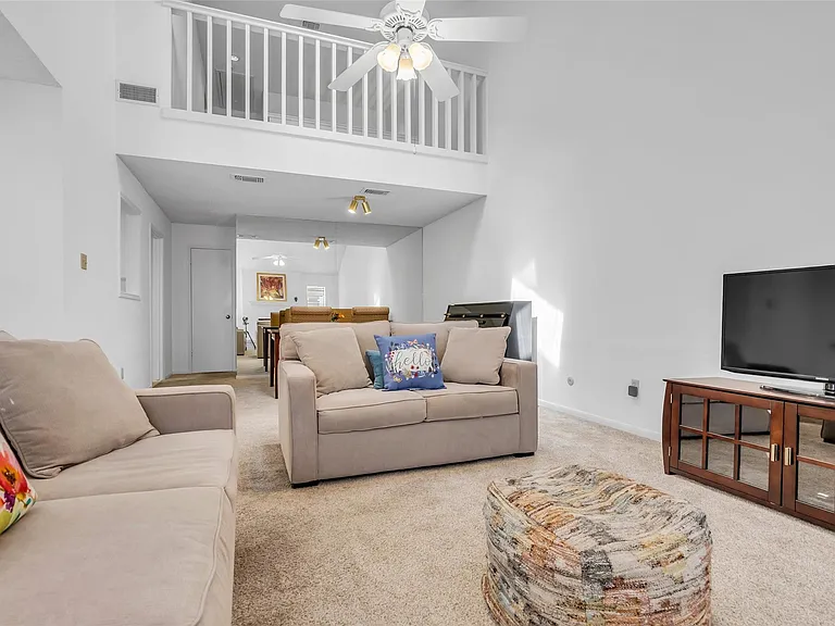 13740 Hollowgreen Dr #605 — Photo 6