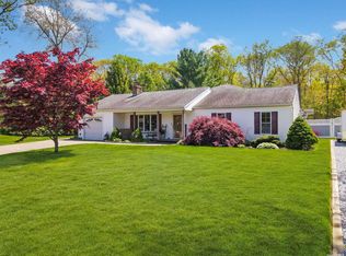 24 Rustic Rd, Yaphank, NY 11980