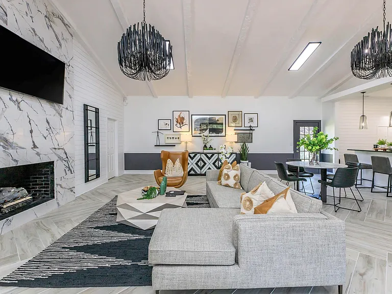 Colony House — Photo 14