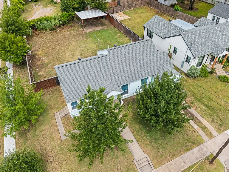 907 Buckalew St — Photo 25