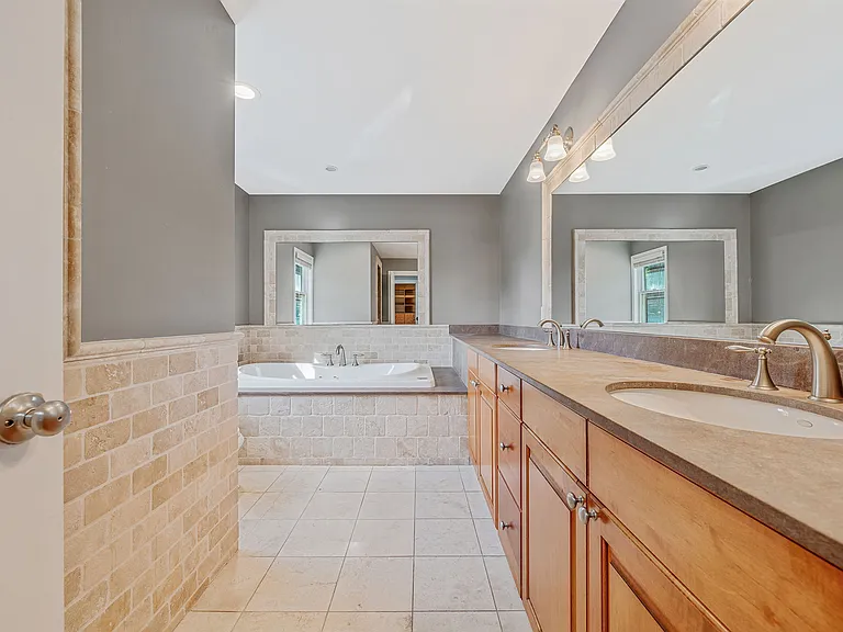 32 Vail Ave #A — Photo 18