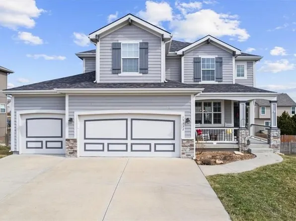 19332 W 210th St, Spring Hill, KS 66083