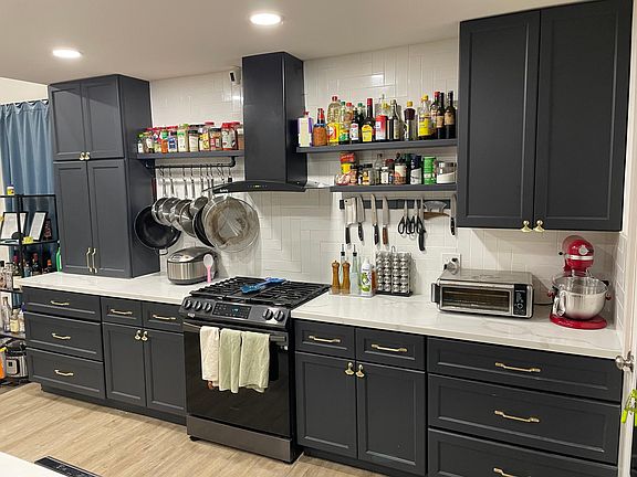 3rd image of 2347 Pinnacle Dr