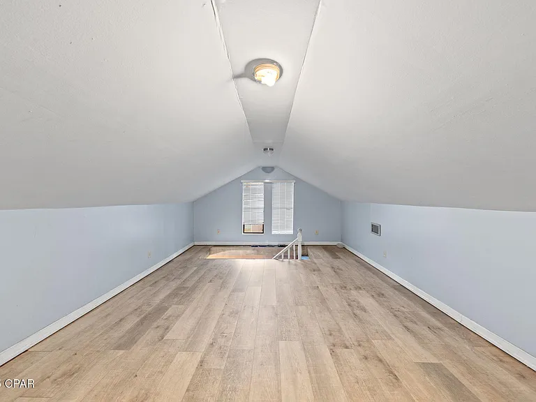 301 Fairway Blvd — Photo 32