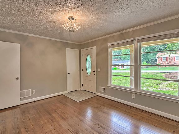 4th image of 1727 Cermack St #1727