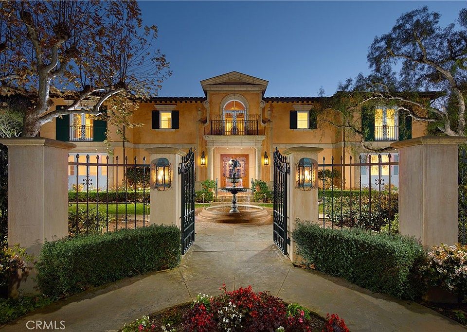1st image of 34 Pelican Point Dr