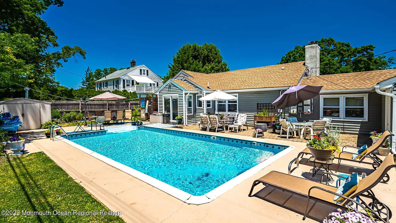 303 Oxford Way photo 1