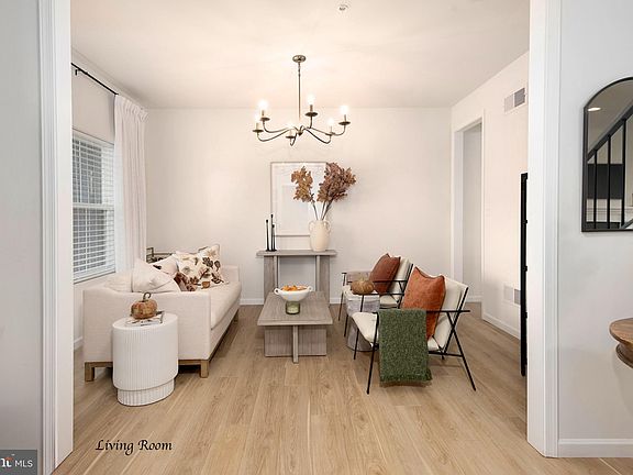 3rd image of 194 Cool Springs Rd