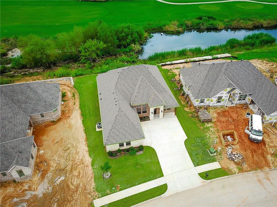 1st image of 2069 Clive Dr