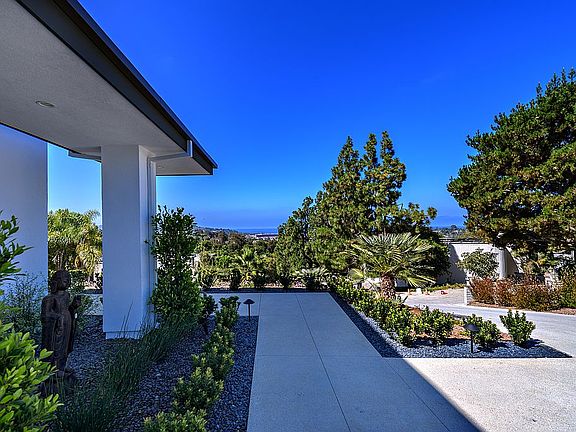 3rd image of 1110 Solana Dr