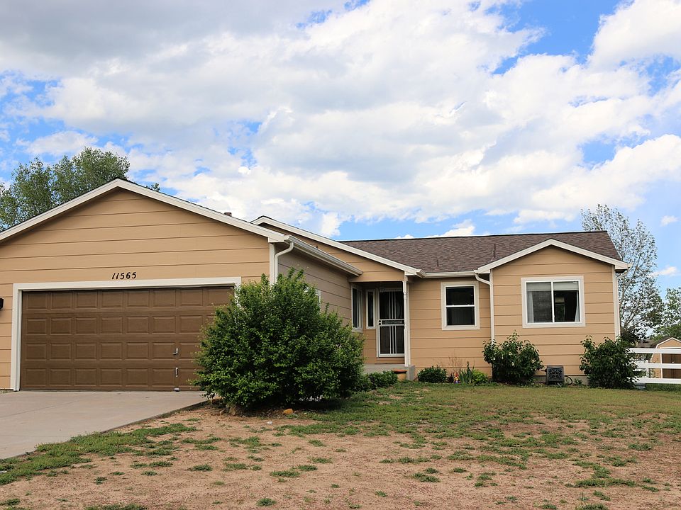 Street View, 2 Car Garage