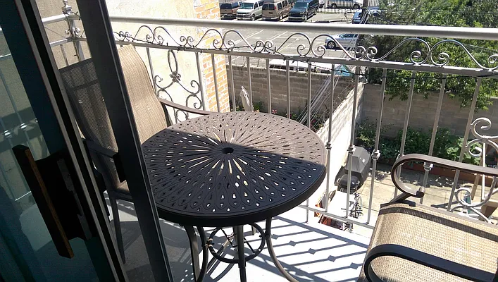 Rented by Cezanne Outlet LLC | media 15