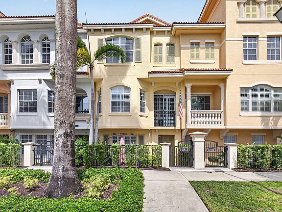 2nd image of 11812 Valencia Gardens Avenue