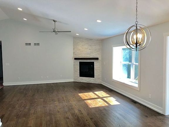 4th image of 628 Krpan Ct