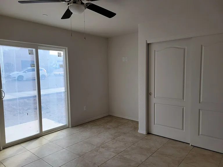 2544 Hillview Dr — Photo 8