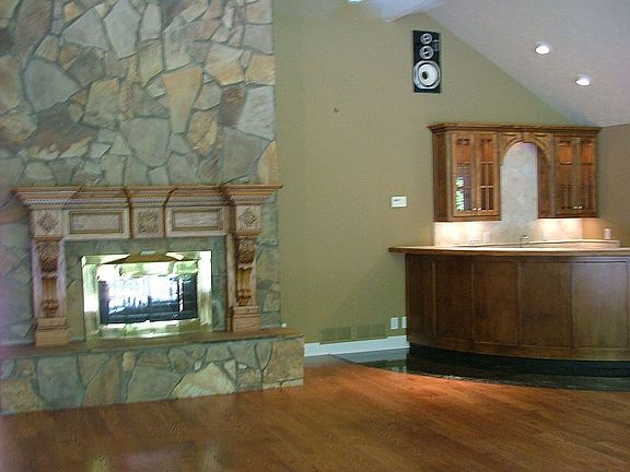 Living/Entertainment Room