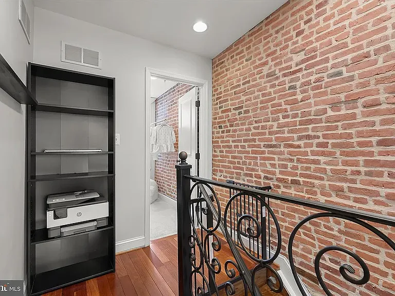 1824 S Charles St — Photo 18