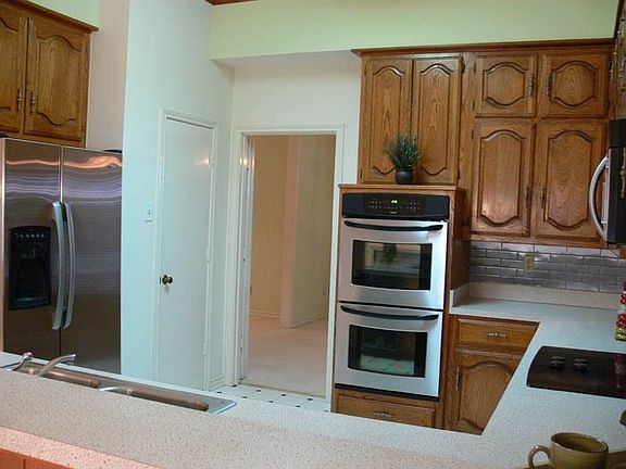 2nd image of 3025 Squireswood Dr