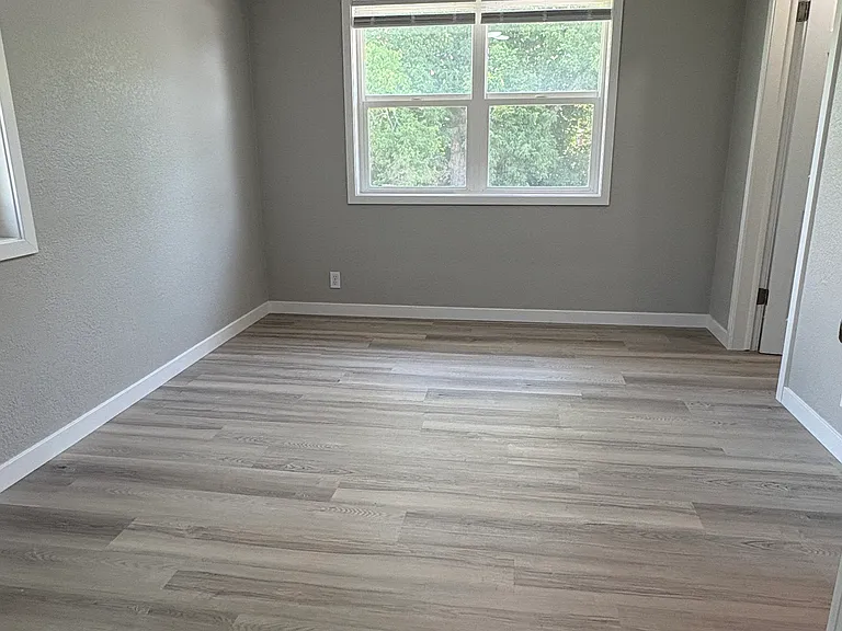 1606 Oakland Rd NE #12 — Photo 4