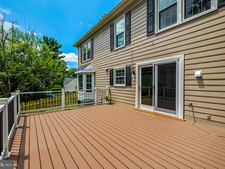 8995 Parliament Dr — Photo 54