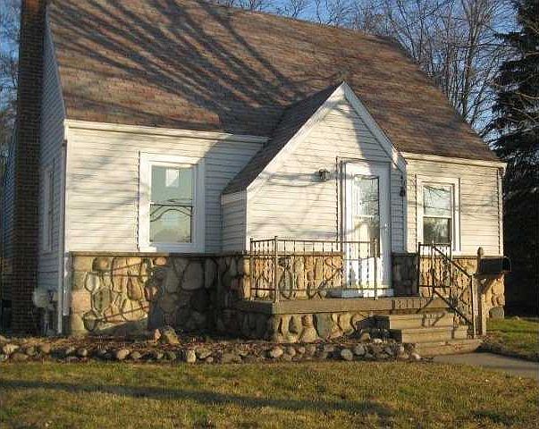 1st image of 830 Grant Ave