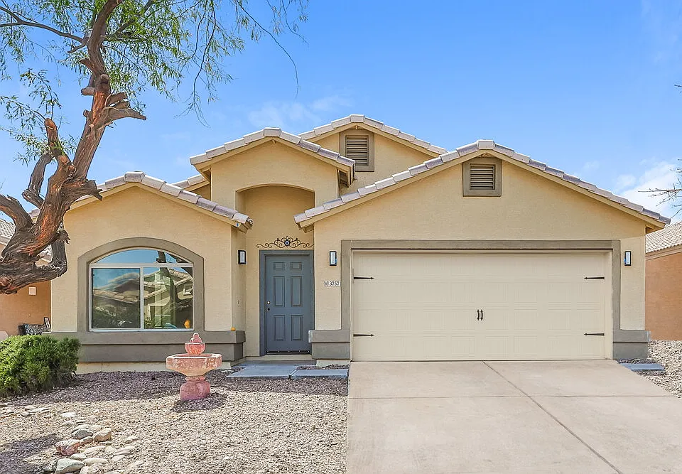 3757 W Carlos Ln