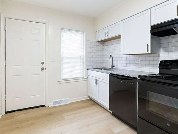 4th image of 2607 Hiawatha St