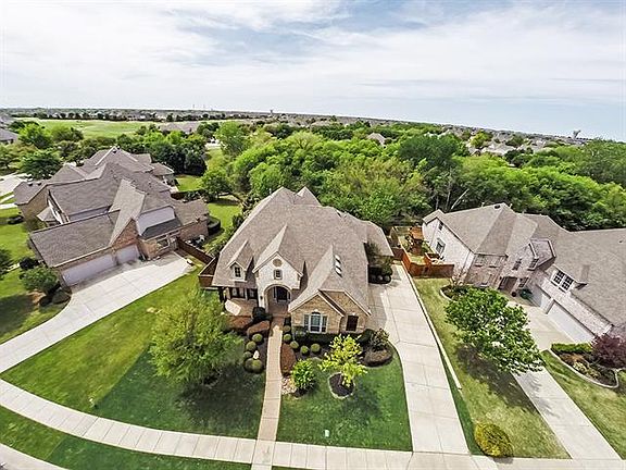 3rd image of 1016 Woodcliff Dr